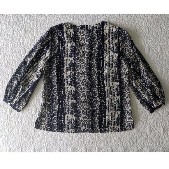 Talbots Silk Blouse w Pleat Details Dark Blue Snake Print Petite 4 - Picture 3 of 7
